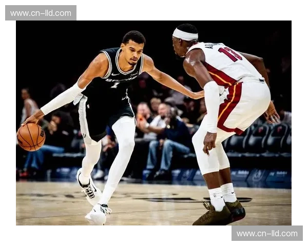 巅峰对决，谁主沉浮？马刺vs勇士，竞彩狂潮席卷而来！